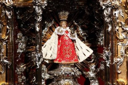 La imagen del Niño Jesús de Praga se custodia en la iglesia de Nuestra Señora de la Victoria en la capital checa.