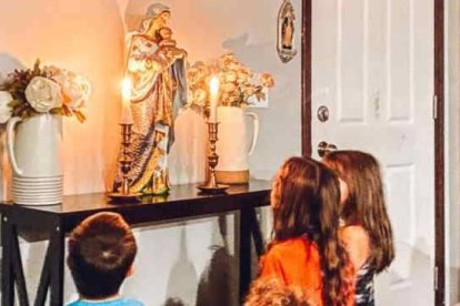 Chiti Hoyos expone algunos sencillos puntos para que Cristo y la fe sean el centro del hogar católico.