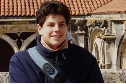 Carlo Acutis murió con 15 años, pero después su vida y fe tocó a multitud de personas de todas las edades