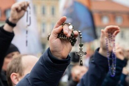 Diez sencillos consejos del padre Broom, entre ellos la devoción a María o la comunión frecuente, para combatir los peligros de la pornografía en el siglo XXI.