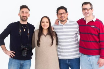 Jesús García, a la derecha, y su equipo de Gospa Arts, volcados en esta película sobre la Virgen