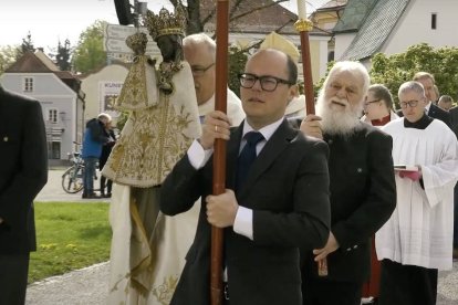 La peregrinación de Ratisbona al santuario de Nuestra Señora de Altötting (Baviera) está considerada la más importante de toda Alemania. Hasta la localidad, acuden miles de fieles y turistas al año.