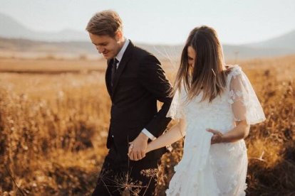 En el matrimonio, los cónyuges descubren juntos nuevos territorios - foto de Sandro Crepulja en Pexels