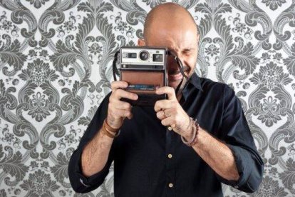 Tras 20 años, el humorista Andrés Torres no solo ha recuperado "la llama de la fe", sino que ahora la vive sin complejos en un sector poco favorable, el del humor.