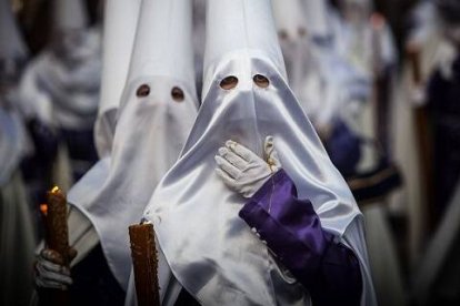 La devoción y religiosidad popular puede ayudar a llevar la luz de la fe a muchos