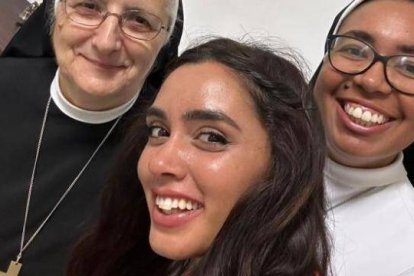 Tras verse destruída por una filtración en su cuenta de OnlyFans, la modelo Emy Buono ha decidido cancelarla y reflexionar sobre su vida: en un convento y acompañada por religiosas.