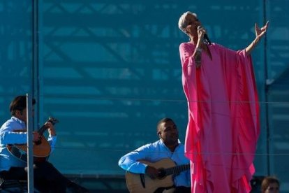 Así cantó Mariza el fado Foi Deus, de Amalia Rodrigues, al Papa en la ceremonia inicial de la JMJ de Lisboa