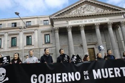 El grupo Vividores denunciaba al Gobierno de Sánchez como Gobierno de la Muerte por implantar la eutanasia