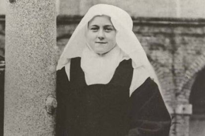 Santa Teresita de Lisieux profetizó antes de morir que "pasaría su cielo haciendo bien en la tierra" y que "haría llover una lluvia de rosas": que por su intercesión caerían sobre miles de hombres y mujeres.