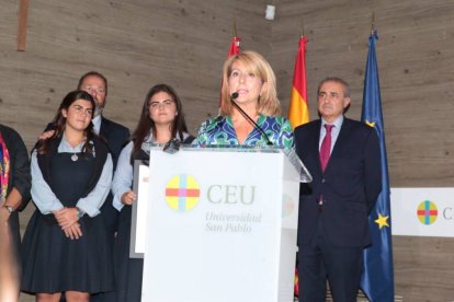 Prado Gregorio Marrasán, profesora de Física y Química y Matemáticas y madre de 4 alumnas del colegio Compañía de María, destaca la búsqueda de la verdad como hilo conductor de su modelo educativo.