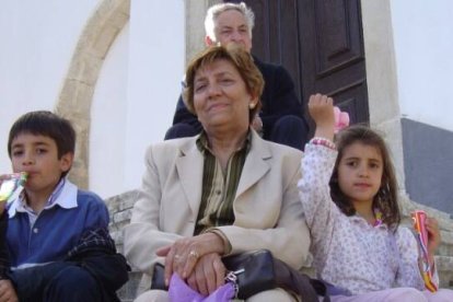 El obispo Cerro Chaves relató que "la abuela gloria" no solo salvó la vida de su nieto Óscar, sino también su primer cantamisa.