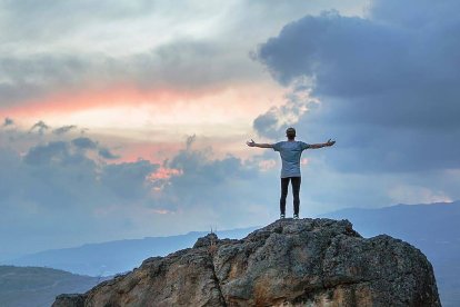La actitud correcta del hombre ante la Creación no es la de dueño, sino la de administrador para mayor gloria de Dios. Foto: Joshua Earle / Unsplash.