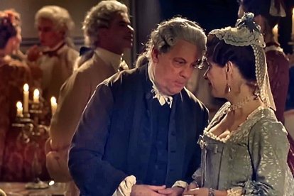 En la imagen, el filósofo ilustrado Bernard de Fontenelle (1657-1757), interpretado por Michel Serrault en la película para televisión 'Un coeur oublié [Un corazón olvidado]' (2001), de Philippe Monnier.