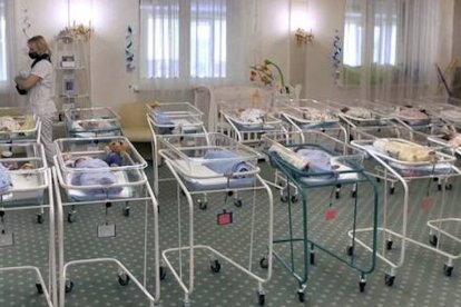 Según el canal privado de televisión 'Alpha', muchas parejas han aterrizado durante estos días en Creta para realizarse pruebas de ADN y poder reclamar judicialmente la paternidad de las criaturas.