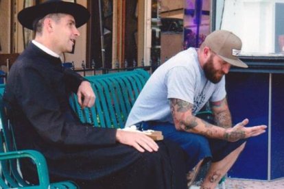 Si eres sacerdote o diácono, el próximo 13 de noviembre tienes una cita online con Courage: aprenderás las pautas del verdadero acompañamiento a personas con atracción por el mismo sexo.