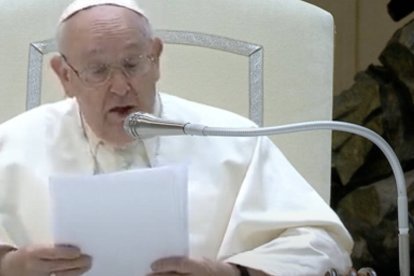 "El Evangelio se transmite en la lengua materna. Quisiera dar las gracias a tantas madres y abuelas que la transmiten a sus hijos y nietos", comentó el Papa en la Audiencia General.