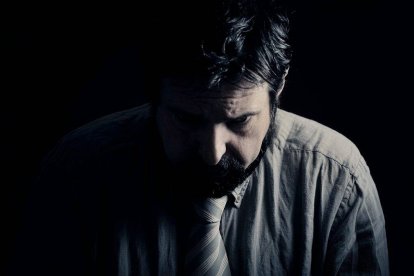 Un 10% de las llamadas que reciben los teléfonos de atención por síndrome postaborto los hacen los padres. Foto (contextual): Gianfranco Grenar / Unsplash.