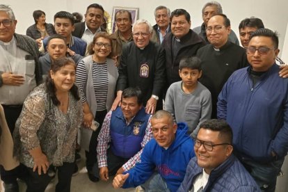 Decenas de fieles despidieron efusivamente al misionero Fernando Cintas Rosa, que dedicó los últimos 40 años a evangelizar y ayudar a sus fieles de Perú.