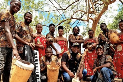 El grupo musical juvenil Balaka se ha convertido en el más popular y solicitado del país, ha cantado delante del Papa San Juan Pablo II y no se pierden una JMJ desde el año 2000.