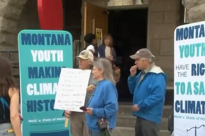 En agosto, un juez de Montana decidió que se habían violado los derechos de unos jóvenes demandantes a 'un ambiente limpio y saludable', sentando un precedente para unos pretendidos 'derechos climáticos'. Foto: captura NBC News.