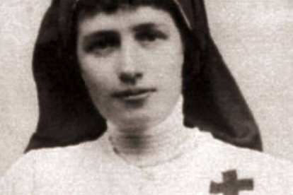 Nacida en 1874, un año después de Santa Teresa de Lisieux, Gabrielle Bossis dejó plasmado en "Él y yo" sus coloquios místicos con Jesús, desarrollados desde 1936 hasta su muerte en 1950.