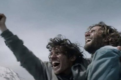 Con un presupuesto de 60 millones de euros, esta coproducción hispano-estadounidense de Netflix, dirigida por el español J. A. Bayona -el de Lo imposible- y para mayores de 16 años (tiene escenas desagradables), es candidata al Oscar.