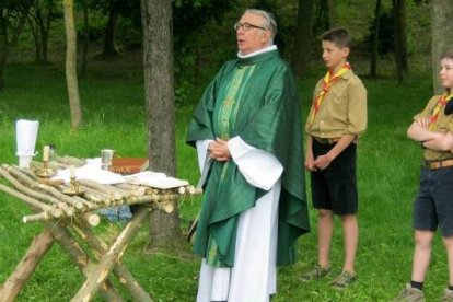 Una misa de campo con Scouts de Europa de Troyes en 2013