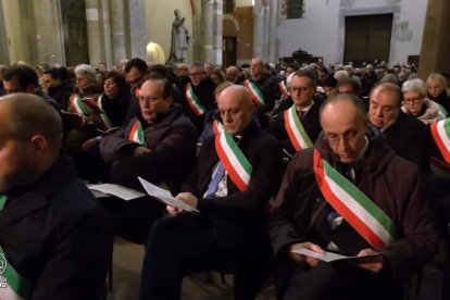 Numerosas autoridades acuden cada año al Discurso a la Ciudad del arzobispo de Milán en la basílica de San Ambrosio. Este año también cumplió la tradición monseñor Delpini, con una reflexión sobre el miedo como veneno para la confianza y el futuro.