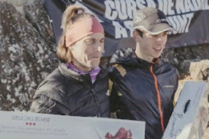 "En mi día a día, con mis hijos, en casa, con los amigos me siento hombre, pero en la montaña, en el momento de contacto con la naturaleza me siento mujer", dice Quim, a la izquierda de la foto.
