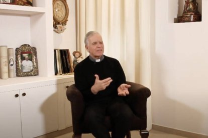 "Somos cómodos, porque no nos gusta un Dios que nos saque de nuestro espacio de seguridad y queremos hacernos un Dios que nos diga a todo que sí", dice Jesús Higueras.