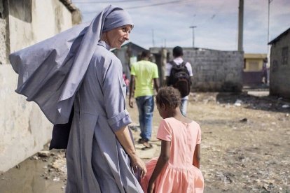 La hermana Paësie se encuentra desde 1999 en Puerto Príncipe para dedicarse a la atención de los niños del mayor barrio desfavorecido de la capital, Cité Soleil. El mes pasado fueron secuestradas seis religiosas.