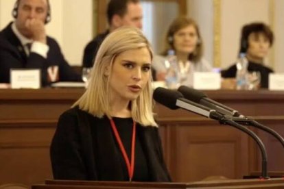 A sus 31 años, Olivia Maurel se ha comprometido a combatir los vientres de alquiler y la gestación subrogada tras sufrir sus consecuencias.