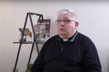 El padre Thibaut experimentó una conversión fulminante y pasó del satanismo al sacerdocio