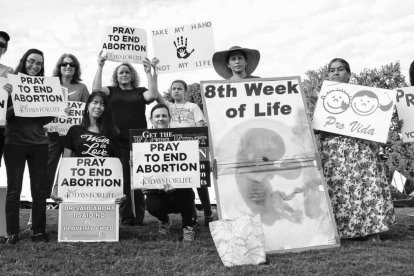 La experiencia de 40 Días por la Vida, una iniciativa basada en la oración ante los abortorios, muestra la eficacia del argumento sobrenatural contra el aborto, sin renunciar a la voz de la ciencia, la razón y la ley natural. Foto: 40 Days for Life.