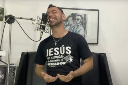 En su carrera musical tuvo mucho éxito con el dúo Jachi e`Toborochi llegando a compartir escenario con teloneros como Juanes, Ricardo Arjona, Vico C, DLG o Café Tacuba.