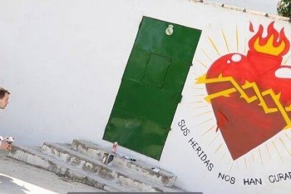 Christian, graffitero de Madrid, pintó este Sagrado Corazón en 2019 en Ciempozuelos