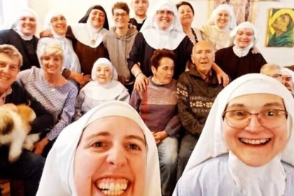 La Comisión Episcopal para la Vida Consagrada publica una nota en nombre de los obispos españoles respaldando al obispo Iceta ante la polémica con las clarisas de Belorado, a quienes también tienden la mano.