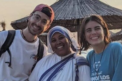 Pablo de Mergelina y Gloria Rey, dos novios misioneros que pronto  se casaránn y serán enviados a Tanzania.