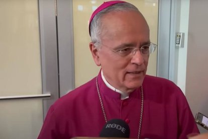 El obispo auxiliar de Managua, Silvio Báez, pide a los católicos de todo el mundo que no dejen sola a Nicaragua ni a la Iglesia nicaragüense, cuyos obispos y sacerdotes son detenidos, cuando no deportados.