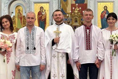 Heridos en un retiro de rehabilitación, deciden casarse ante Dios y hacerse católicos en Zarvanytsia