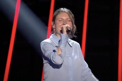 "Recuerdo pedirle a un amigo que me regalara una Biblia. Empecé a leerla con devoción, también me iba muchos días a Misa, a rezar..., bueno, fui descubriendo y entendiendo muchas cosas", comenta la artista.