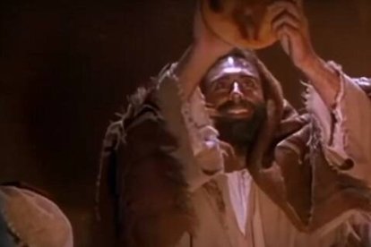 Bruce Marchiano interpreta a Jesús en la Última Cena en su película de 1993
