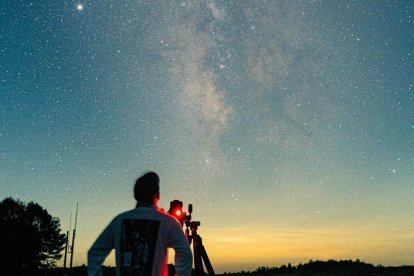 En los confines del Universo se encuentran las claves de su origen en el Big Bang. Foto: Kazuend / Unsplash.
