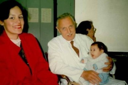 María Pilar Calva se trasladó a París para estudiar con Lejeune pero muy alejada de sus convicciones: el genetista acabó haciendo mella en ella, regresó a la fe y hoy es una referente provida.