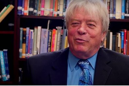 Frank Cronin explica su camino del agnosticismo al cristianismo pentecostal, y de ahí a la fe católica completa.