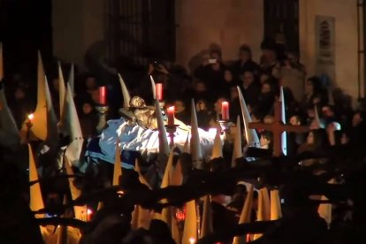 Cada procesión de Semana Santa es también una profesión de Fe. En la imagen, la procesión del Cristo Yacente de Zamora.