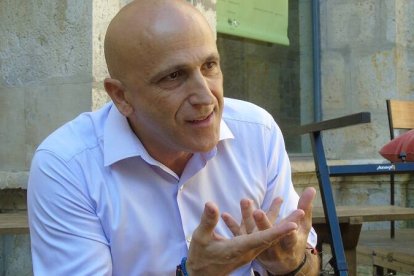 Jesús Cotta habla de Dios, Cristo y la poesía con ReL en el Observatorio de lo Invisible 2024 - foto de T. Fedótova