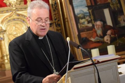 "Reiteramos la disposición de la Iglesia católica de acoger nuevamente en su seno, con entrañas de amor y misericordia, a quien quiera emprender el camino de regreso a casa", dice Iceta a las exmonjas.