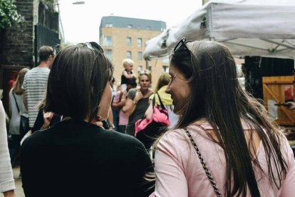 Somos seres relacionales, lo que implica que en cierta medida no nos pertenecemos, por que somos en la medida de otros y eso genera deberes. Foto: Alicia Steels / Unsplash.