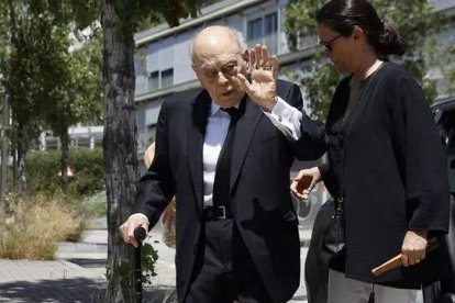 Jordi Pujol, durante 23 años presidente de la Generalitat, en el tanatorio de Sant Gervasi a la muerte de su esposa Marta Ferrusola